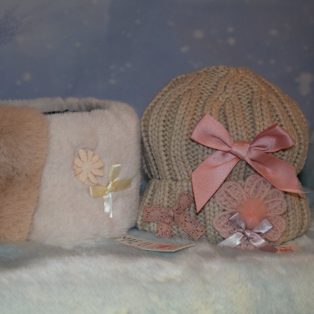 New with tags Toddler Beanie + Faux Fur Neck Wrap